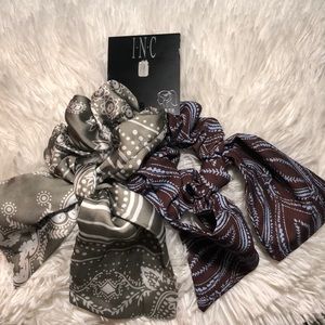 I•N•C hair ties comes with two brand new with tags 🏷️